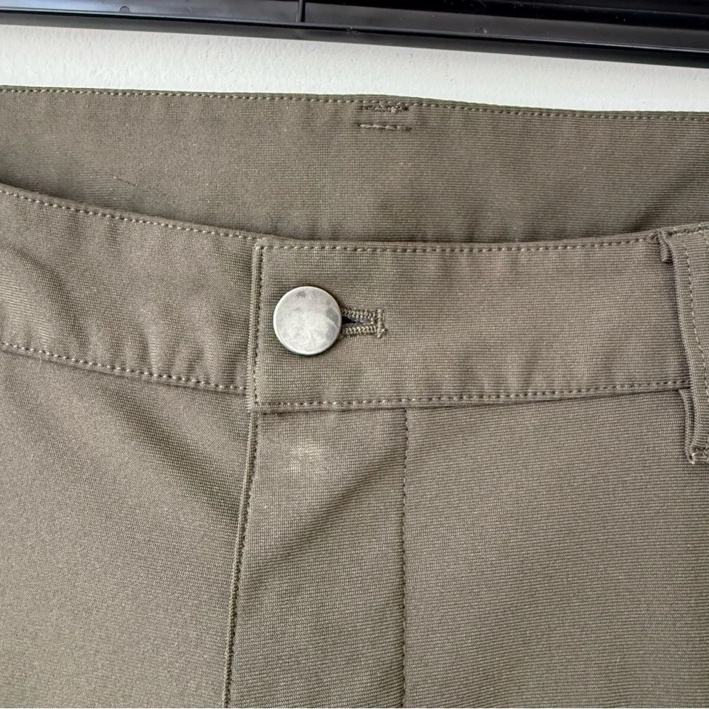Lululemon Men’s ABC Pant Classic Warpstreme 30” Dark Olive Green